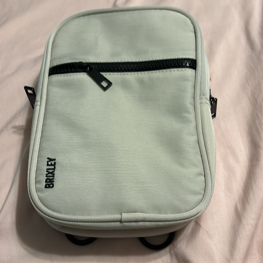🌻Brixley Bag- Medium Size- New. Coastal Color.